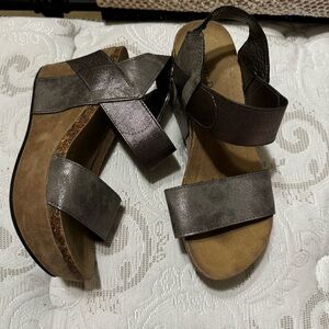 Pierre Dumas wedge heels